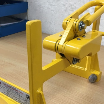 Lifting Device Made For Lifting Automotive Parts